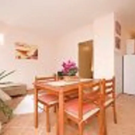 Apartment Holiday Mitrovic Rovanjska